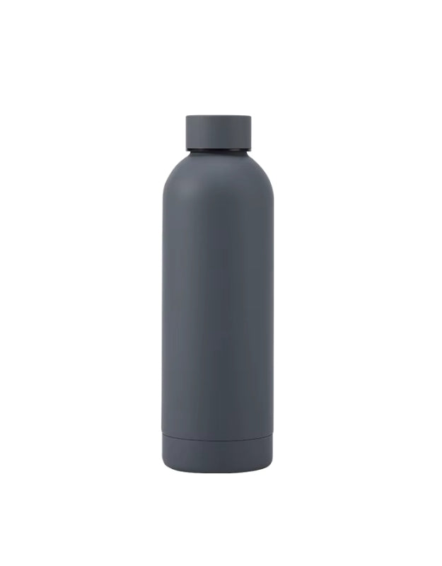 Matte stainless steel water bottle 750ml in gray, durable insulated flask.